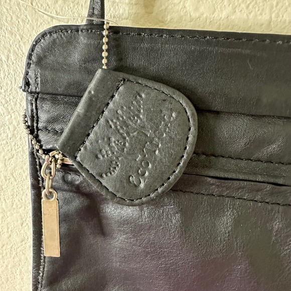 Eco Trend Black Leather Crossbody Bag With Chain Strap And Zipper Pocket - Picture 3 of 4